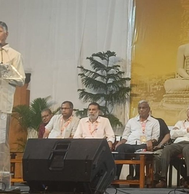 प्रोफेशनल मीडिया और राजनीतिक मीडिया को अलग करना जरूरीः चंद्रबाबू नायडू