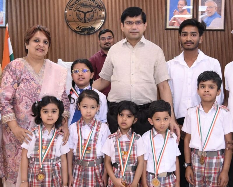 एबीसी किड्ज मांटेसरी स्कूल में स्केटिंग प्रतियोगिता के विजेता सम्मानित