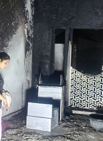 घर से निकलने लगा धुआं, लोग पहुंचे तो खाक हो चुका था सामान...बदायूं में इस भाजपा नेता के यहां लगी आग