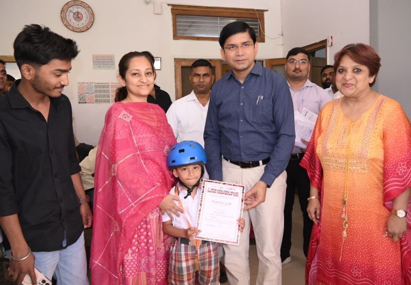 एबीसी किड्स मांटेसरी स्कूल की छात्रा ने स्केटिंग चैंपियनशिप में जीता गोल्ड मेडल