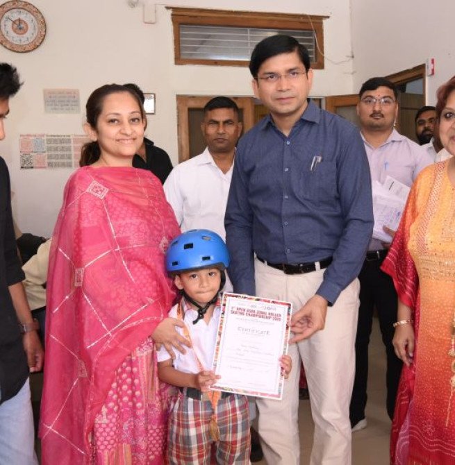 एबीसी किड्स मांटेसरी स्कूल की छात्रा ने स्केटिंग चैंपियनशिप में जीता गोल्ड मेडल