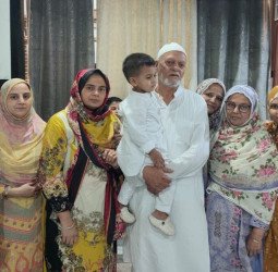 पत्नी के साथ हज यात्रा को रवाना  हुए सेवानिवृत्त प्रधानाध्यापक मोहम्मद आफाक