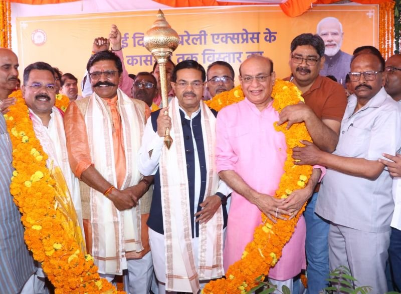 बदायूं के लोगों को मिली सुविधा, दिल्ली तक जाने वाली इंटरसिटी एक्सप्रेस का शुभारंभ