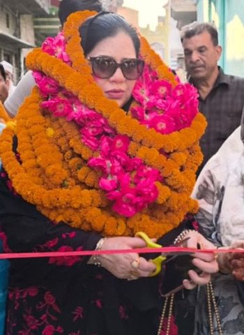 कबूलपुरा और कटरा ब्राहम्पुर में पालिकाध्यक्ष फात्मा रज़ा ने किया सीसी सड़क का उद्घाटन