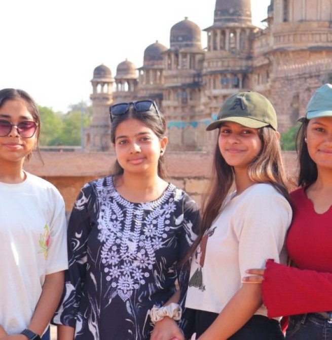 मदर एथीना स्कूल के कक्षा-11 एवं 12 के विद्यार्थियों ने किया ग्वालियर का शैक्षिक भ्रमण