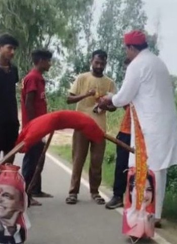 वीडियोः भावनाओं में इतना बह गए विधायक जी...डिंपल यादव को बता दिया 'देश की मां'