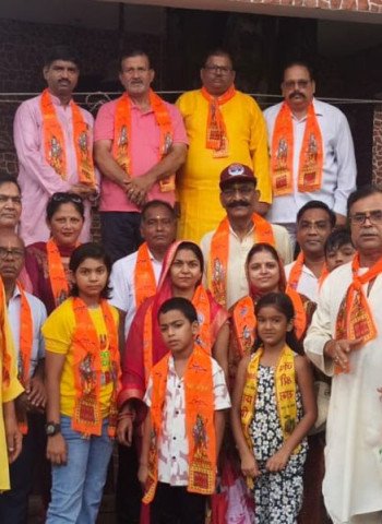सनातन बोर्ड कार्यकर्ताओं ने किया नीलकंठ महादेव शिवलिंग का जलाभिषेक