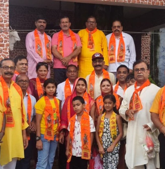 सनातन बोर्ड कार्यकर्ताओं ने किया नीलकंठ महादेव शिवलिंग का जलाभिषेक