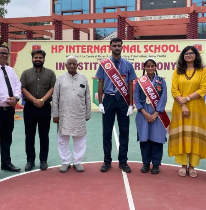 एचपी इंटरनेशनल स्कूल में लोकतंत्र का उत्सव, अलंकरण समारोह में नव-निर्वाचित छात्र परिषद ने ली शपथ