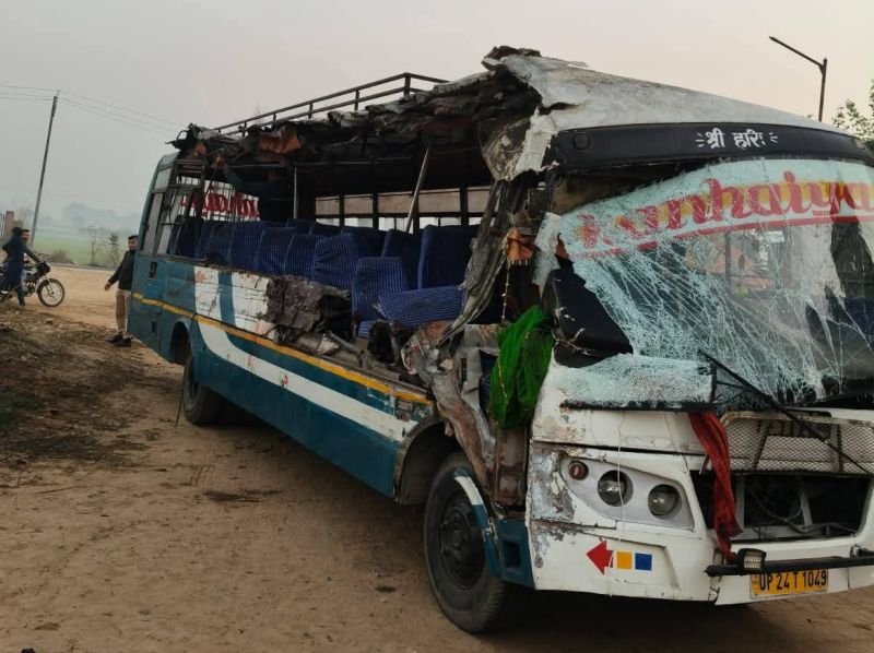 जोरदार धमाका, चीत्कार और हर तरफ बिखरा खून...रोडवेज और प्राइवेट बस की भिड़ंत में तीन की मौत