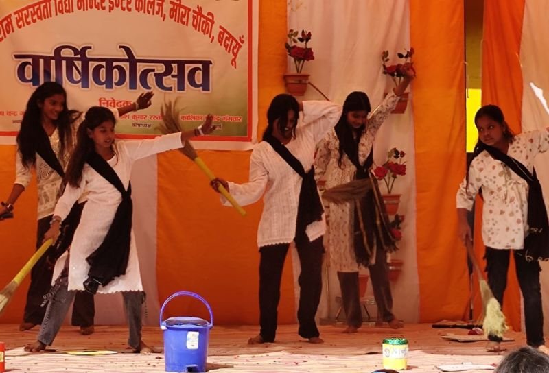 शिक्षा के साथ ही संस्कारों के लिए जाने जाते हैं विद्या भारती विद्यालयः अतुल अलंकार