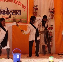 शिक्षा के साथ ही संस्कारों के लिए जाने जाते हैं विद्या भारती विद्यालयः अतुल अलंकार