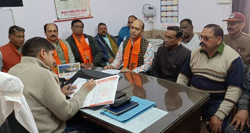 शहर की सड़कों पर बदहाली के निशान...पालिका को सुध नहीं, जनता परेशान