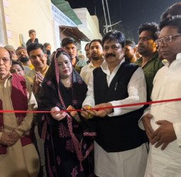 क़ादरी गेट से मीरा जी की ढाल तक जगमगाई सड़क, पालिका ने लगवाईं  15 लाख की तिरंगा स्ट्रीट लाइट