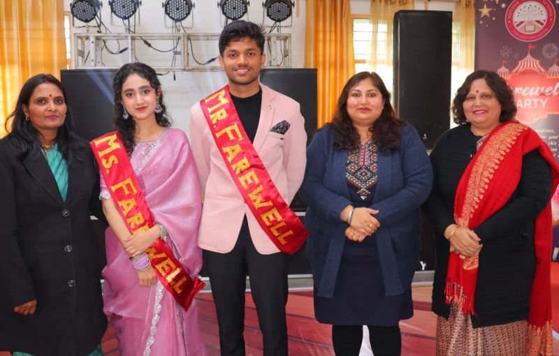 मदर एथीना स्कूल में फेयरवेल पार्टी का आयोजन