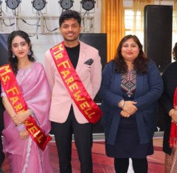 मदर एथीना स्कूल में फेयरवेल पार्टी का आयोजन