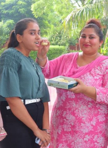 प्रगति अग्रवाल ने नीट यूजी में 99.5 पर्सेंटाइल लाकर किया मदर एथीना स्कूल का नाम रोशन