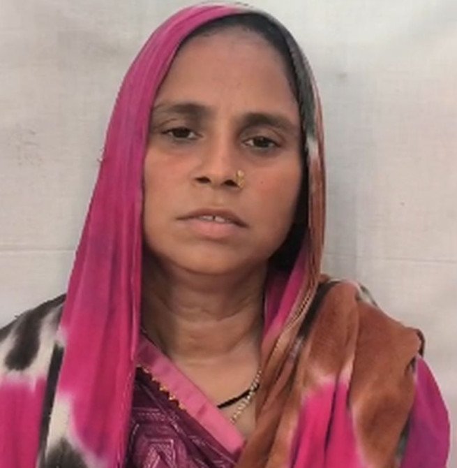 विधवा महिला के प्लॉट पर दबंगों ने किया कब्जा, 10 हजार ईंटें भी चुराने का आरोप