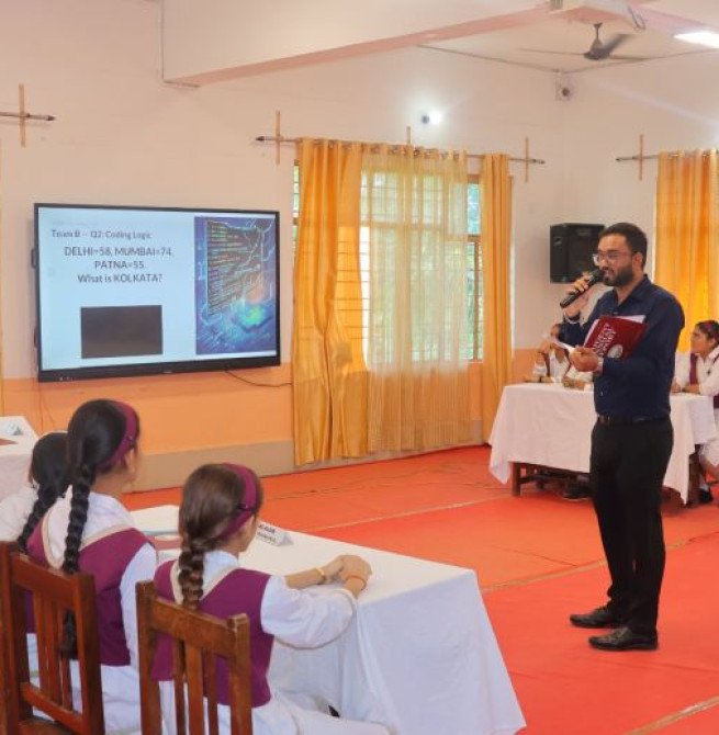 मदर एथीना स्कूल में अयोजित सामान्य ज्ञान प्रतियोगिता में विद्यार्थियों ने दिखाया ज्ञान का दम