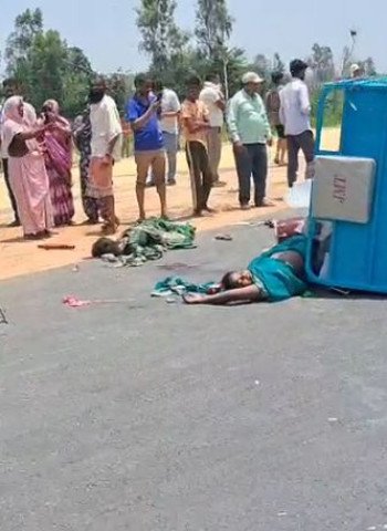 बदायूं में हादसाः ट्रैक्टरों की रेस और सड़क पर फैली मक्का ने ले ली छह महिलाओं की जान