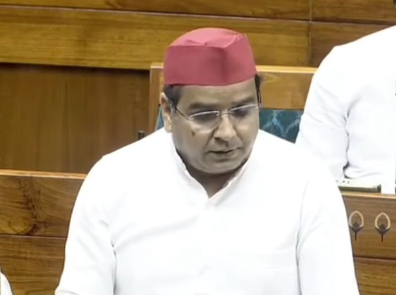 'क्या रुपये के साथ गिर रही प्रधानमंत्री की साख'...जब संसद में सपा सांसद धर्मेंद्र ने की जोरदार बहस