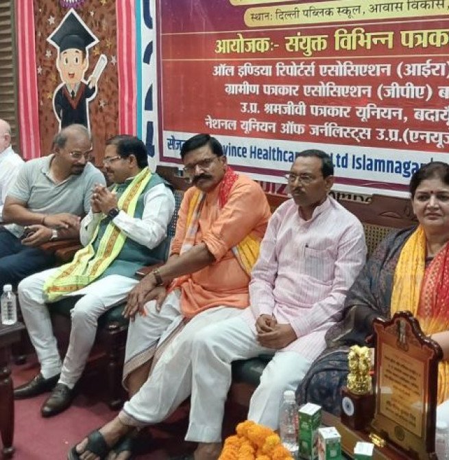 समाज को नई दिशा दिखाने में महत्वपूर्ण भूमिका निभाते हैं पत्रकारः बीएल वर्मा