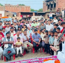 छुट्टा पशुओं से ग्रामीण परेशान, पूर्व मंत्री आबिद रजा ने पलिया गांव में की गोशाला बनवाने की घोषणा