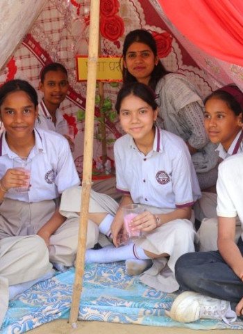 मदर एथीना स्कूल में स्काउट एवं गाइड प्रशिक्षण शिविर का समापन; विद्यार्थियों ने सीखे कैपिंग के गुण