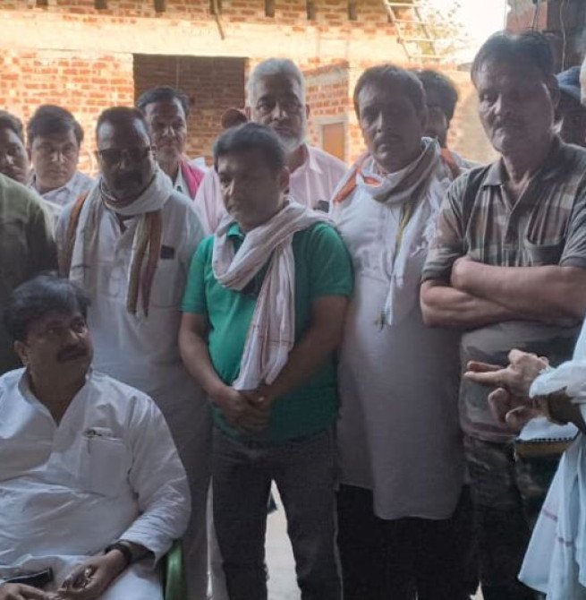 इस्लामनगर डकैती के पीड़ितों से मिले पूर्व मंत्री आबिद रजा, हरसंभव मदद का दिया आश्वासन