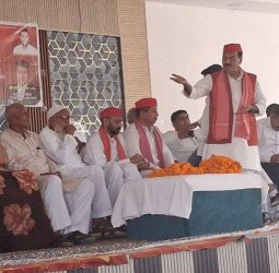 अभी तो पाला भी नहीं बदला बदायूं के इस विधायक ने...फिर भी होने लगा विरोध
