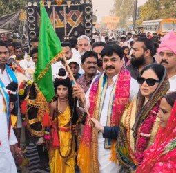 शहर में निकली वाल्मीकि शोभायात्रा, पूर्व मंत्री आबिद रजा और पालिकाध्यक्ष फात्मा रजा ने हरी झंडी दिखाकर किया रवाना