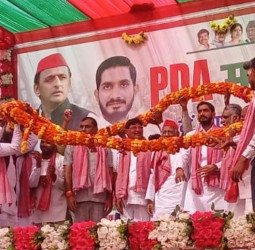 उझानी से बदायूं जाते समय पड़ता है मेडिकल कॉलेज, पर मंत्री जी को दुर्दशा नहीं दिखतीः आदित्य यादव