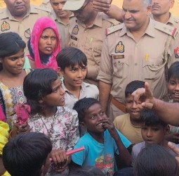 महिलाएं बोलीं- 'दारू का ठेका बंद करो, पति कर रहे परेशान, बच्चे बिगड़ रहे'