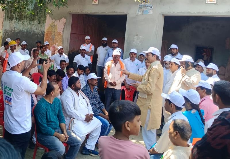 जनता की सेवा में लगी है प्रदेश और केंद्र की सरकारः राजेश यादव