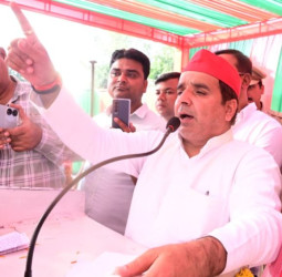 जनता अब बदलाव के मूड में और बदलाव के नायक अखिलेशः धर्मेंद्र यादव