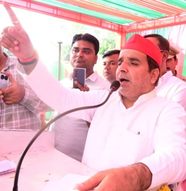जनता अब बदलाव के मूड में और बदलाव के नायक अखिलेशः धर्मेंद्र यादव