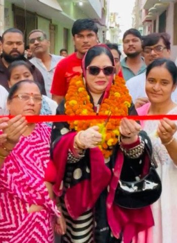नेकपुर में 18.67 लाख के सड़क-नाली निर्माण का पालिकाध्यक्ष फात्मा रजा ने किया उद्घाटन