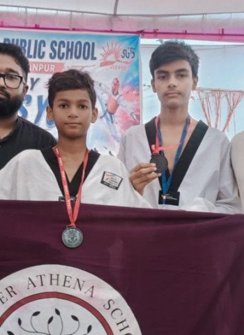 मदर एथीना स्कूल के विद्यार्थियों ने ‘ताइक्वांडो क्लस्टर’ प्रतियोगिता में जीता कांस्य पदक