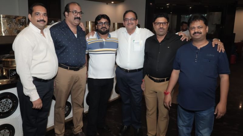 रोटरी क्लब चंदौसी पूर्वांचल के पवन बने अध्यक्ष, नीरज चौधरी सचिव